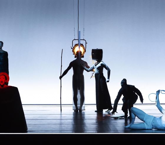 Rehearsals on stage of "Oedipus" by Robert Wilson 