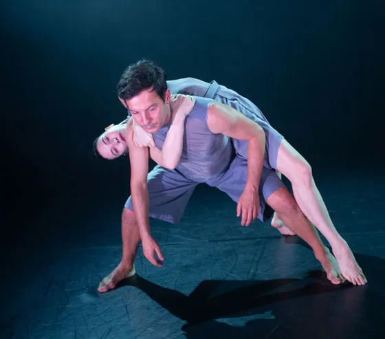 Laila Gozzi and Riccardo Zandonà in "Trust", performing company: Kalpanarts, picture: Bowie Verschuuren