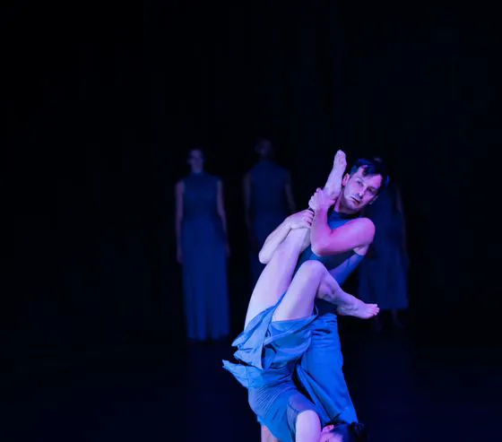 Laila Gozzi and Riccardo Zandonà in "Trust", performing company: Kalpanarts