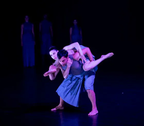 Laila Gozzi and Riccardo Zandonà in "Trust", performing company: Kalpanarts